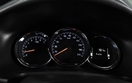 Renault Logan II, 2020 год, 569 000 рублей, 14 фотография