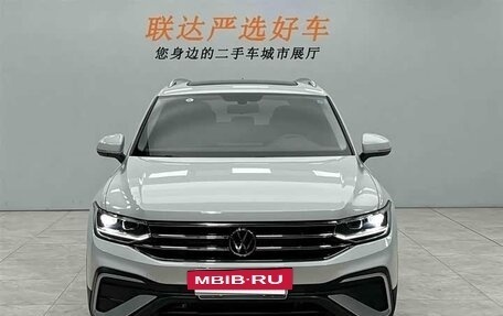 Volkswagen Tiguan II, 2023 год, 3 000 000 рублей, 2 фотография