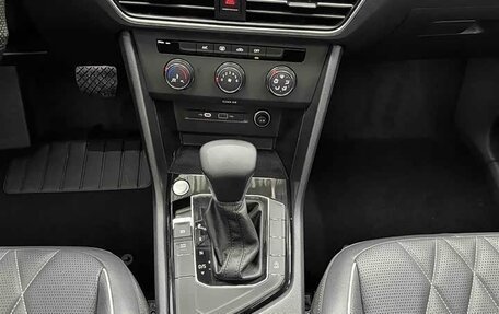 Volkswagen Tiguan II, 2023 год, 3 000 000 рублей, 13 фотография