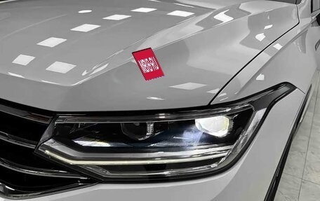 Volkswagen Tiguan II, 2023 год, 3 000 000 рублей, 4 фотография