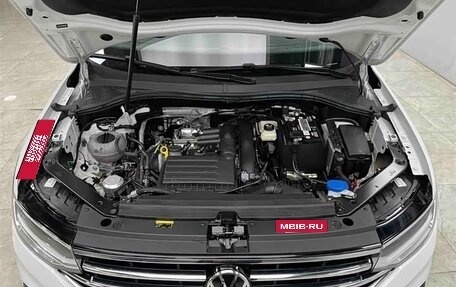 Volkswagen Tiguan II, 2023 год, 3 000 000 рублей, 3 фотография