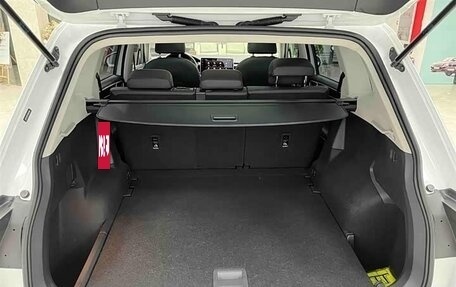 Volkswagen Tiguan II, 2023 год, 3 000 000 рублей, 18 фотография