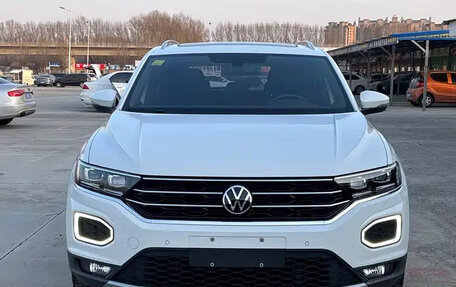 Volkswagen T-Roc I, 2021 год, 1 550 010 рублей, 2 фотография