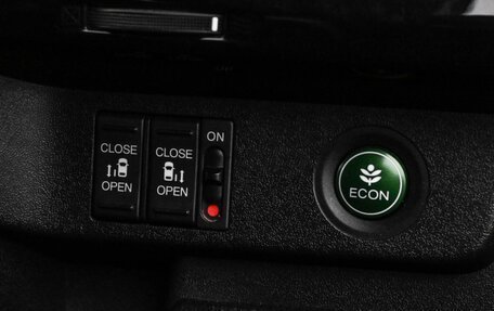 Honda Stepwgn IV, 2019 год, 2 384 000 рублей, 13 фотография