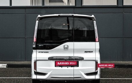 Honda Stepwgn IV, 2019 год, 2 384 000 рублей, 4 фотография