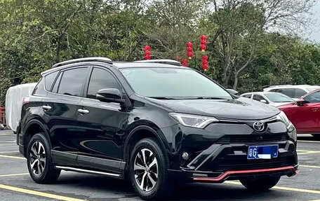 Toyota RAV4, 2016 год, 1 625 000 рублей, 3 фотография