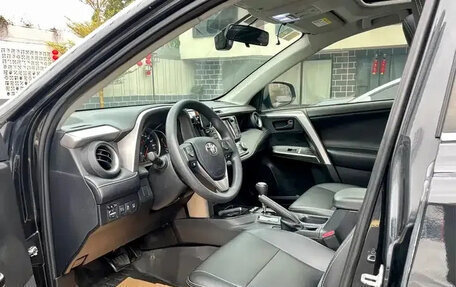 Toyota RAV4, 2016 год, 1 625 000 рублей, 8 фотография