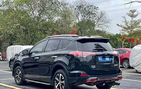 Toyota RAV4, 2016 год, 1 625 000 рублей, 6 фотография