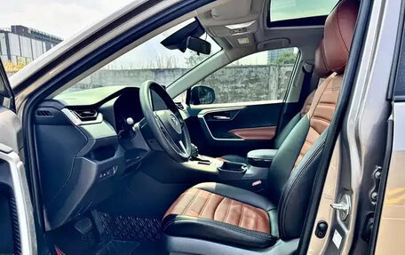 Toyota RAV4, 2021 год, 2 245 000 рублей, 8 фотография