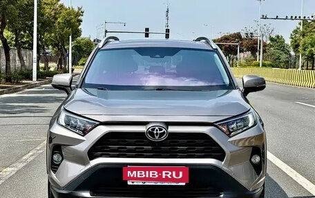 Toyota RAV4, 2021 год, 2 245 000 рублей, 2 фотография
