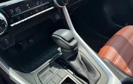 Toyota RAV4, 2021 год, 2 245 000 рублей, 12 фотография