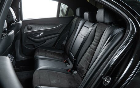 Mercedes-Benz E-Класс, 2020 год, 4 550 000 рублей, 18 фотография