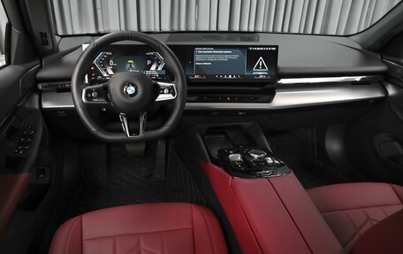 BMW 5 серия, 2025 год, 7 261 000 рублей, 6 фотография