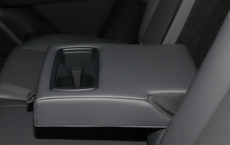 Toyota RAV4, 2025 год, 3 615 529 рублей, 18 фотография