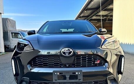 Toyota Yaris Cross, 2023 год, 1 830 000 рублей, 2 фотография