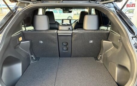 Toyota Yaris Cross, 2023 год, 1 830 000 рублей, 8 фотография