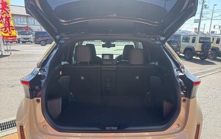 Toyota Yaris Cross, 2023 год, 1 720 000 рублей, 13 фотография