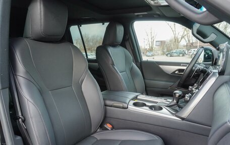 Lexus LX, 2024 год, 21 000 000 рублей, 15 фотография