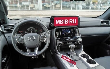 Lexus LX, 2024 год, 21 000 000 рублей, 13 фотография