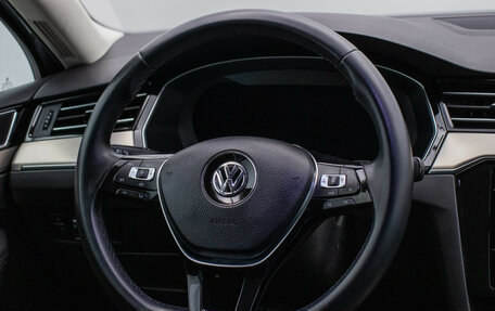 Volkswagen Passat B8 рестайлинг, 2019 год, 2 070 000 рублей, 15 фотография