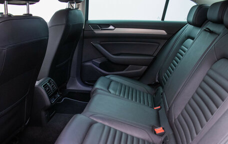 Volkswagen Passat B8 рестайлинг, 2019 год, 2 070 000 рублей, 11 фотография