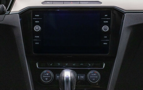 Volkswagen Passat B8 рестайлинг, 2019 год, 2 070 000 рублей, 14 фотография