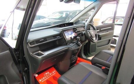 Honda Stepwgn IV, 2021 год, 2 050 000 рублей, 8 фотография