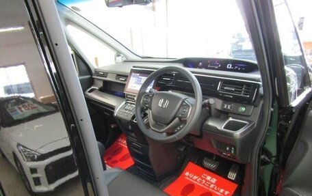 Honda Stepwgn IV, 2021 год, 2 050 000 рублей, 6 фотография