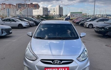 Hyundai Solaris II рестайлинг, 2012 год, 650 000 рублей, 1 фотография