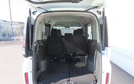 Honda Stepwgn IV, 2021 год, 2 000 000 рублей, 22 фотография