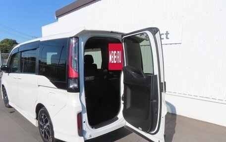 Honda Stepwgn IV, 2021 год, 2 000 000 рублей, 23 фотография