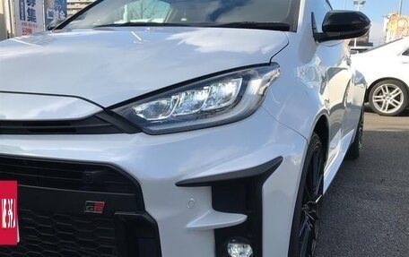 Toyota Yaris, 2022 год, 1 352 000 рублей, 7 фотография