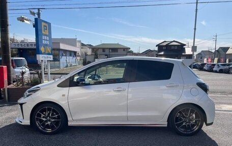 Toyota Vitz, 2018 год, 870 000 рублей, 2 фотография
