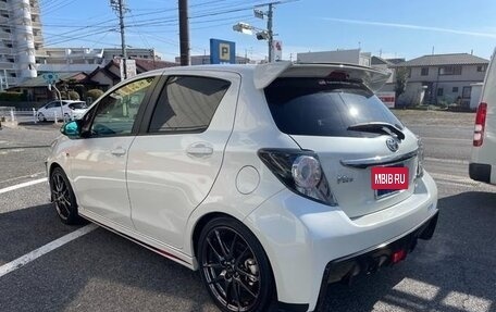 Toyota Vitz, 2018 год, 870 000 рублей, 3 фотография