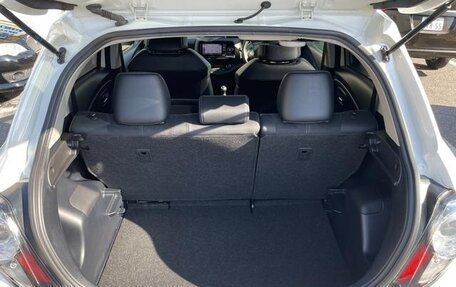 Toyota Vitz, 2018 год, 870 000 рублей, 19 фотография