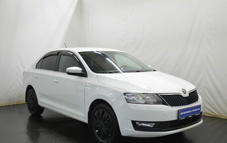 Skoda Rapid I, 2017 год, 1 030 000 рублей, 3 фотография