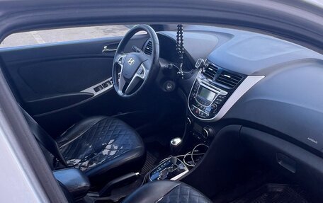 Hyundai Solaris II рестайлинг, 2012 год, 650 000 рублей, 9 фотография