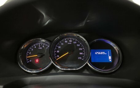 Renault Logan II, 2017 год, 720 000 рублей, 16 фотография