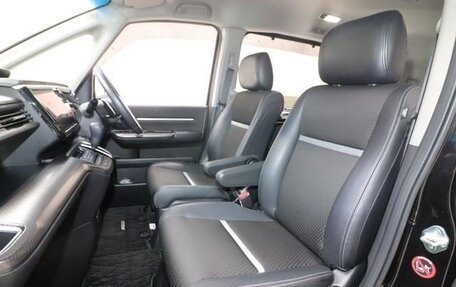 Honda Stepwgn IV, 2021 год, 2 300 000 рублей, 7 фотография