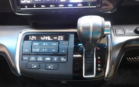 Honda Stepwgn IV, 2021 год, 2 300 000 рублей, 14 фотография