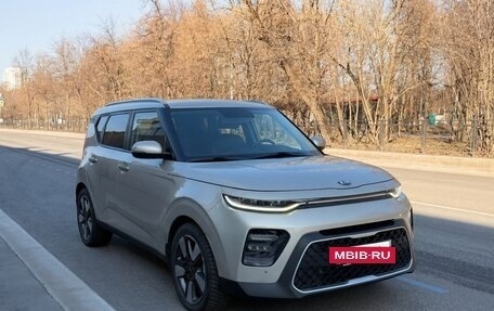 KIA Soul II рестайлинг, 2019 год, 2 500 000 рублей, 3 фотография