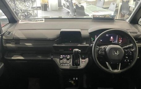 Honda Stepwgn, 2025 год, 2 708 080 рублей, 12 фотография