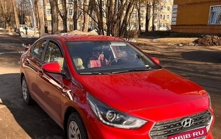 Hyundai Solaris II рестайлинг, 2019 год, 1 700 000 рублей, 1 фотография