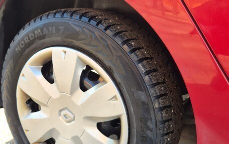 Renault Logan II, 2018 год, 880 000 рублей, 7 фотография