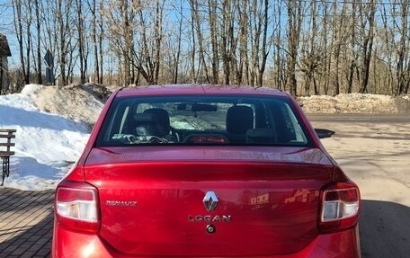 Renault Logan II, 2018 год, 880 000 рублей, 2 фотография