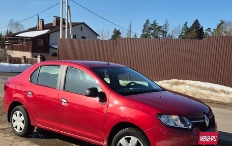 Renault Logan II, 2018 год, 880 000 рублей, 10 фотография