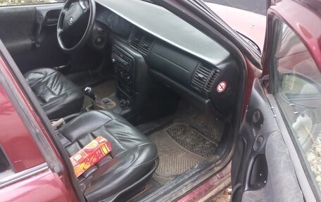 Opel Vectra B рестайлинг, 1998 год, 80 000 рублей, 5 фотография