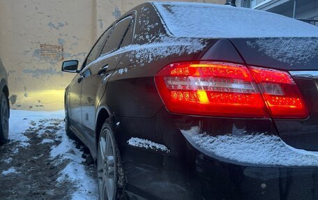 Mercedes-Benz E-Класс, 2010 год, 1 150 000 рублей, 2 фотография