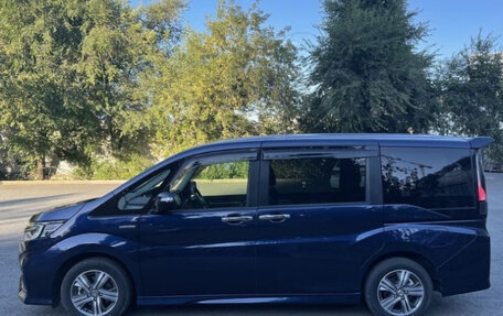 Honda Stepwgn IV, 2018 год, 2 430 000 рублей, 2 фотография