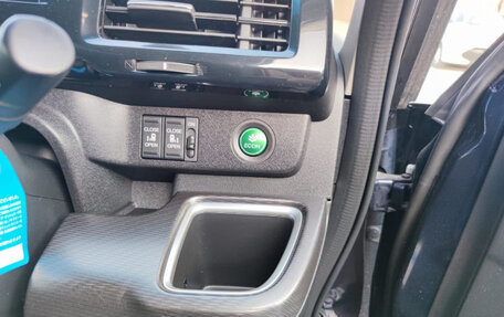 Honda Stepwgn IV, 2018 год, 2 430 000 рублей, 9 фотография